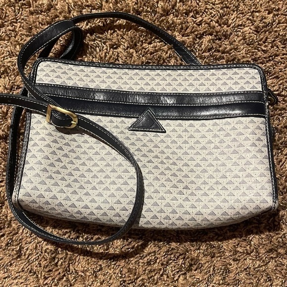 Liz Claiborne Handbags - Vintage 1984 Liz Claiborne Purse